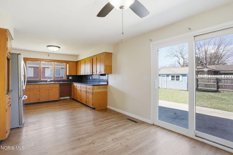 Tiny photo for 415 Glenview Drive, Fostoria, OH 44830 (MLS # 10005762)