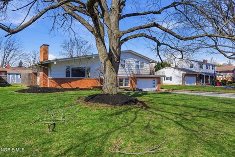Tiny photo for 415 Glenview Drive, Fostoria, OH 44830 (MLS # 10005762)