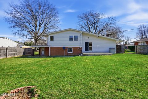 Tiny photo for 415 Glenview Drive, Fostoria, OH 44830 (MLS # 10005762)