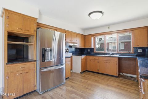 Tiny photo for 415 Glenview Drive, Fostoria, OH 44830 (MLS # 10005762)