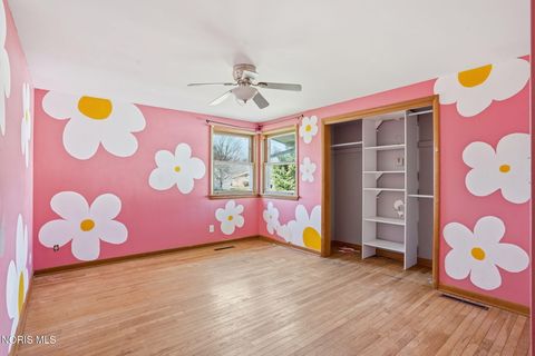 Tiny photo for 415 Glenview Drive, Fostoria, OH 44830 (MLS # 10005762)