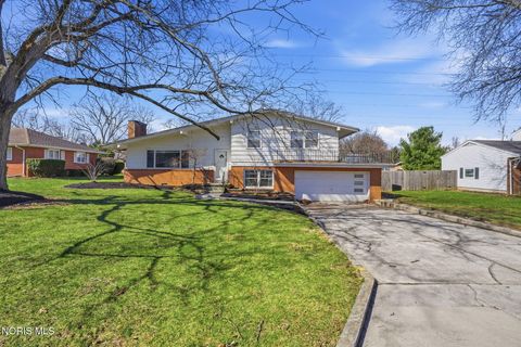 Tiny photo for 415 Glenview Drive, Fostoria, OH 44830 (MLS # 10005762)