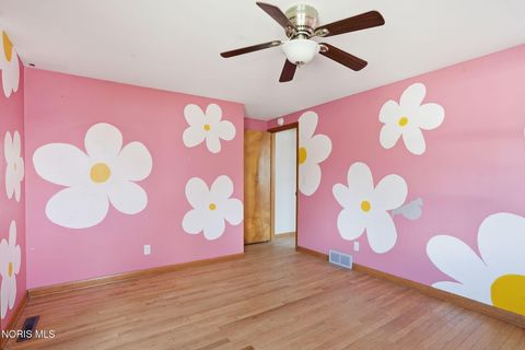 Tiny photo for 415 Glenview Drive, Fostoria, OH 44830 (MLS # 10005762)