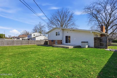 Tiny photo for 415 Glenview Drive, Fostoria, OH 44830 (MLS # 10005762)