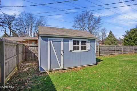 Tiny photo for 415 Glenview Drive, Fostoria, OH 44830 (MLS # 10005762)