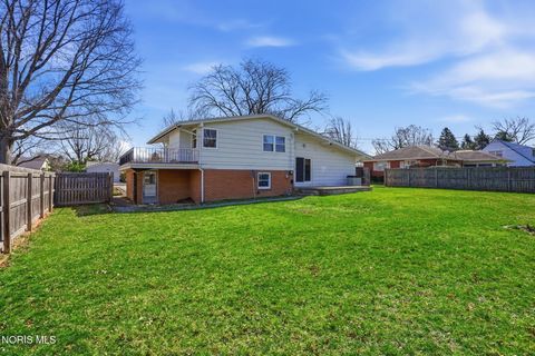 Tiny photo for 415 Glenview Drive, Fostoria, OH 44830 (MLS # 10005762)