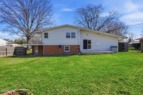 Tiny photo for 415 Glenview Drive, Fostoria, OH 44830 (MLS # 10005762)