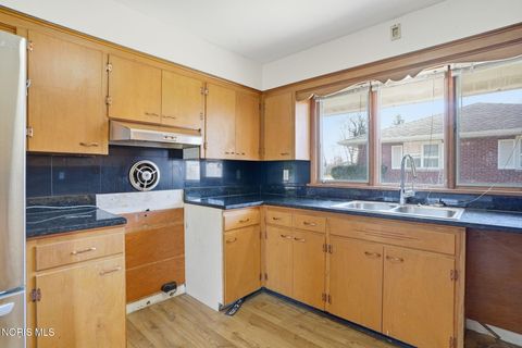 Tiny photo for 415 Glenview Drive, Fostoria, OH 44830 (MLS # 10005762)