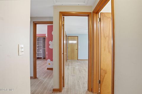 Tiny photo for 415 Glenview Drive, Fostoria, OH 44830 (MLS # 10005762)