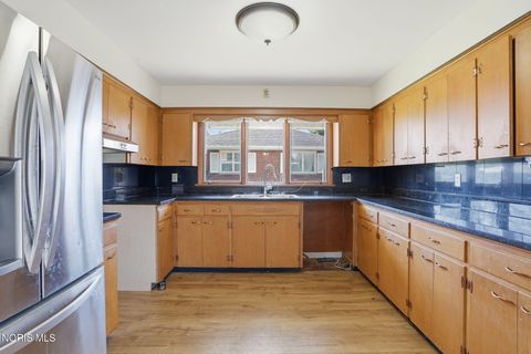 Tiny photo for 415 Glenview Drive, Fostoria, OH 44830 (MLS # 10005762)