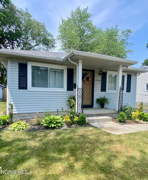 Tiny photo for 4705 Luann Avenue, Toledo, OH 43623 (MLS # 10009334)