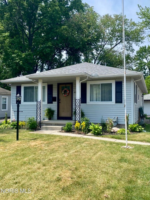 Photo of 4705 Luann Avenue, Toledo, OH 43623 (MLS # 10009334)