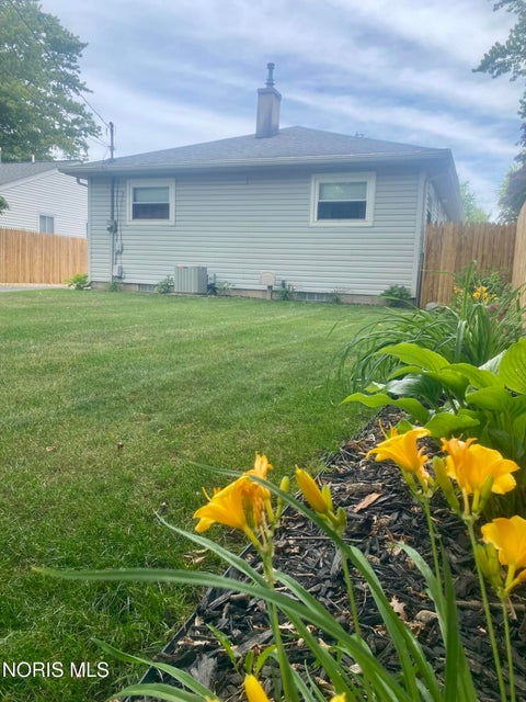 Tiny photo for 4705 Luann Avenue, Toledo, OH 43623 (MLS # 10009334)