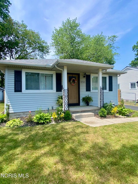 Tiny photo for 4705 Luann Avenue, Toledo, OH 43623 (MLS # 10009334)