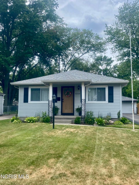 Tiny photo for 4705 Luann Avenue, Toledo, OH 43623 (MLS # 10009334)