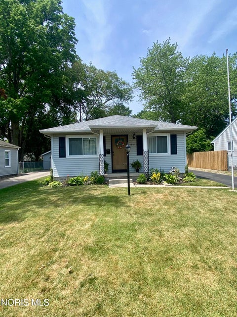 Tiny photo for 4705 Luann Avenue, Toledo, OH 43623 (MLS # 10009334)