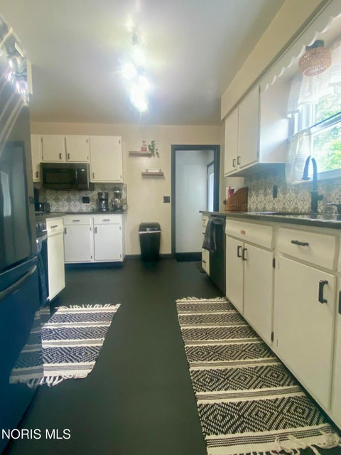 Tiny photo for 4705 Luann Avenue, Toledo, OH 43623 (MLS # 10009334)