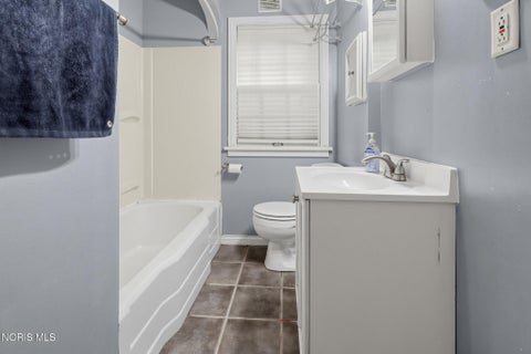 Tiny photo for 931 Eton Road, Toledo, OH 43615 (MLS # 10014631)