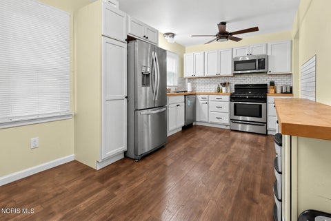 Tiny photo for 931 Eton Road, Toledo, OH 43615 (MLS # 10014631)