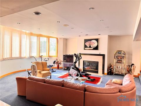 Tiny photo for 322 Dublin Lane, Bryan, OH 43506 (MLS # 10004426)