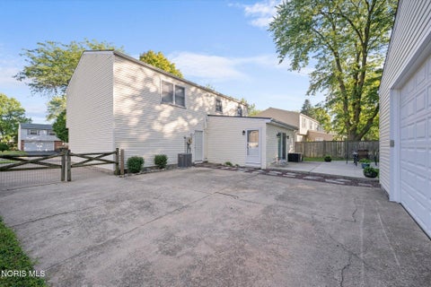 Tiny photo for 150 Birchdale Road, Perrysburg, OH 43551 (MLS # 10012457)