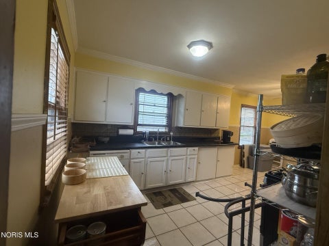 Tiny photo for 2114 Arlington Avenue, Toledo, OH 43609 (MLS # 10013810)