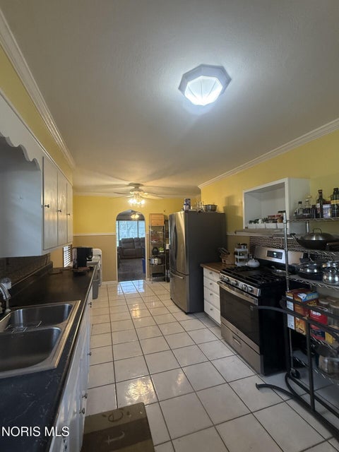Tiny photo for 2114 Arlington Avenue, Toledo, OH 43609 (MLS # 10013810)
