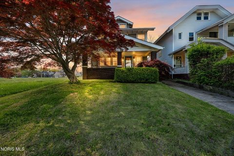 Photo of 343 Melrose Avenue, Toledo, OH 43610 (MLS # 10007494)