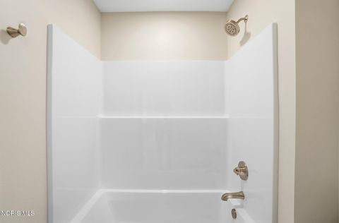 Tiny photo for 550 Monroe Court, Bowling Green, OH 43402 (MLS # 10009105)