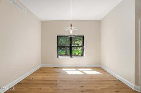 Tiny photo for 550 Monroe Court, Bowling Green, OH 43402 (MLS # 10009105)