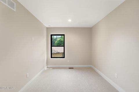 Tiny photo for 550 Monroe Court, Bowling Green, OH 43402 (MLS # 10009105)