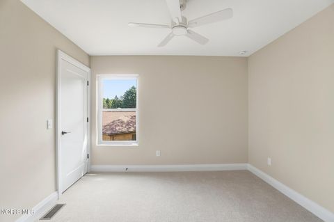 Tiny photo for 550 Monroe Court, Bowling Green, OH 43402 (MLS # 10009105)