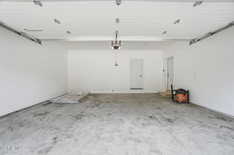 Tiny photo for 550 Monroe Court, Bowling Green, OH 43402 (MLS # 10009105)
