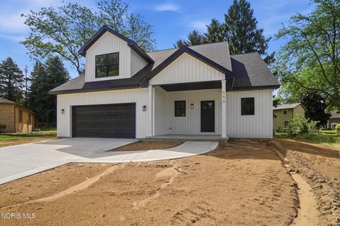 Photo of 550 Monroe Court, Bowling Green, OH 43402 (MLS # 10009105)