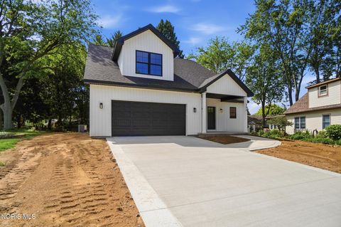 Tiny photo for 550 Monroe Court, Bowling Green, OH 43402 (MLS # 10009105)
