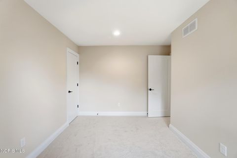 Tiny photo for 550 Monroe Court, Bowling Green, OH 43402 (MLS # 10009105)