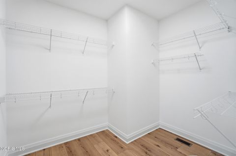 Tiny photo for 550 Monroe Court, Bowling Green, OH 43402 (MLS # 10009105)