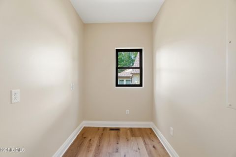 Tiny photo for 550 Monroe Court, Bowling Green, OH 43402 (MLS # 10009105)