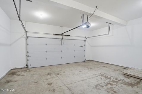 Tiny photo for 550 Monroe Court, Bowling Green, OH 43402 (MLS # 10009105)