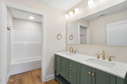 Tiny photo for 550 Monroe Court, Bowling Green, OH 43402 (MLS # 10009105)