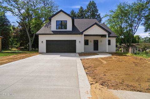 Tiny photo for 550 Monroe Court, Bowling Green, OH 43402 (MLS # 10009105)