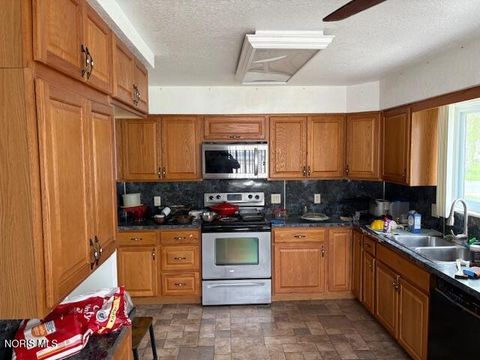 Tiny photo for 2308 Fitkin Street, Toledo, OH 43613 (MLS # 10007156)