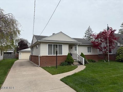 Photo of 2308 Fitkin Street, Toledo, OH 43613 (MLS # 10007156)