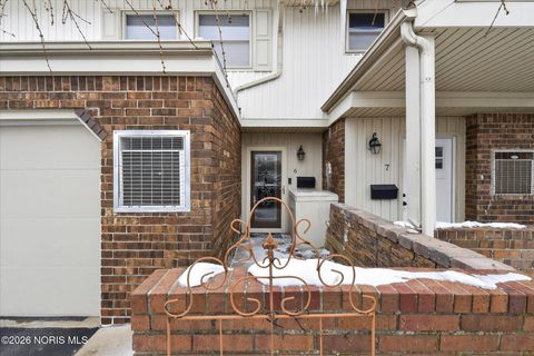 Tiny photo for 6818 Fenwyck Road # 6, Maumee, OH 43537 (MLS # 10003984)
