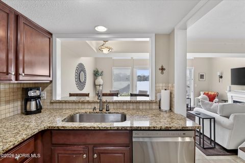 Tiny photo for 6818 Fenwyck Road # 6, Maumee, OH 43537 (MLS # 10003984)