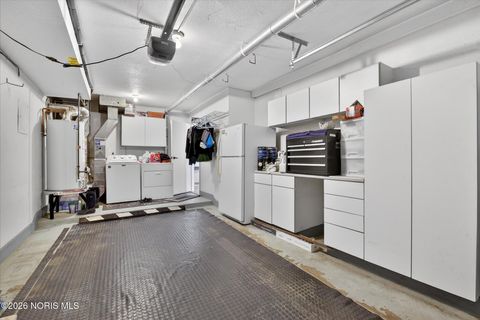 Tiny photo for 6818 Fenwyck Road # 6, Maumee, OH 43537 (MLS # 10003984)