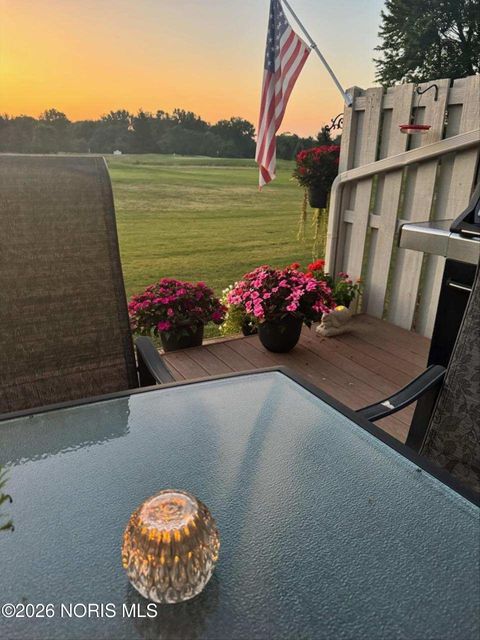 Tiny photo for 6818 Fenwyck Road # 6, Maumee, OH 43537 (MLS # 10003984)