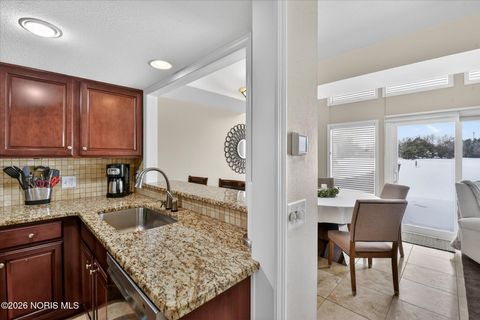 Tiny photo for 6818 Fenwyck Road # 6, Maumee, OH 43537 (MLS # 10003984)