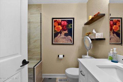 Tiny photo for 6818 Fenwyck Road # 6, Maumee, OH 43537 (MLS # 10003984)