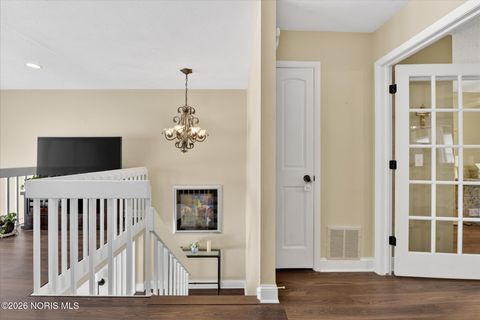 Tiny photo for 6818 Fenwyck Road # 6, Maumee, OH 43537 (MLS # 10003984)